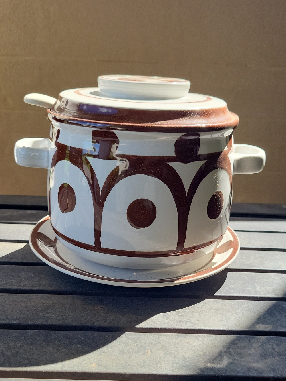 Classic Ceramic Serving Casserole in White and Brown